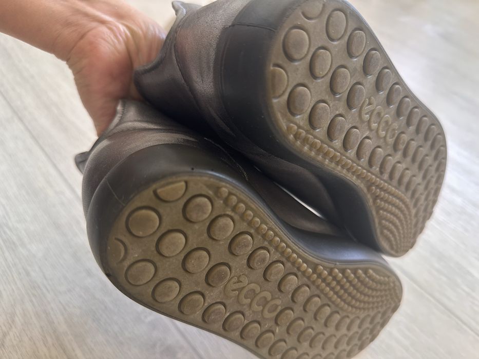 Ботинки Ecco р.39