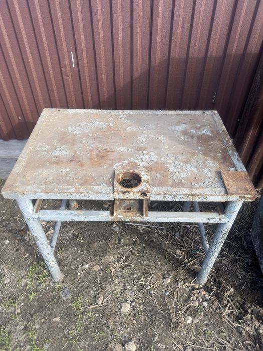 продам железный верстак