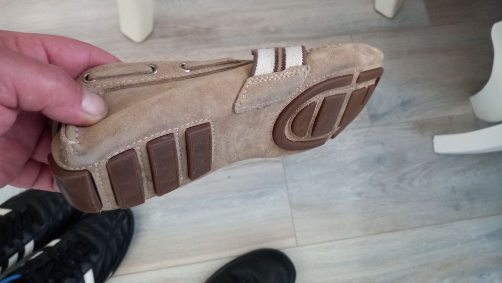 Обувки номер 41/42 цената е за всичките обувки 120лв.