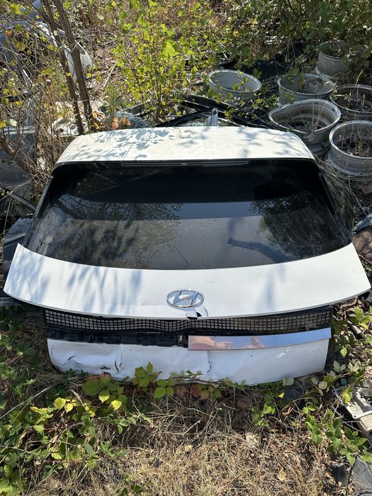 Стъкло заден капак IONIQ5