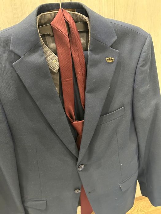 Продается костюм