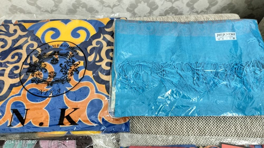 Продам новые женские платки