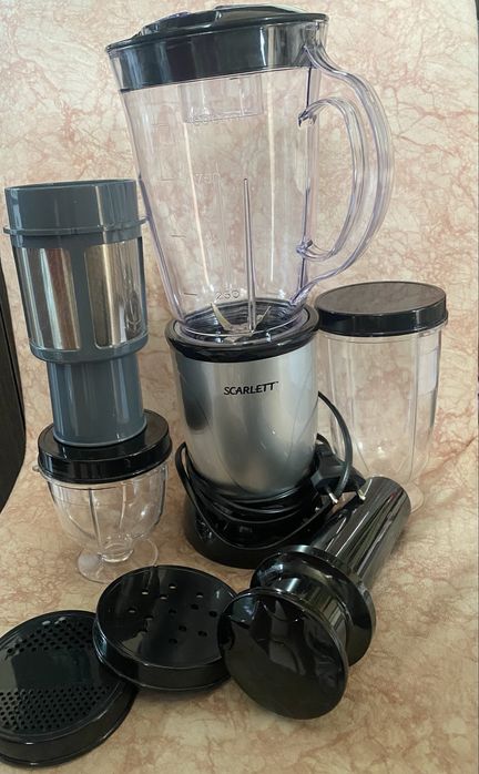 Многофункциональный блендер Scarlett SC-440.