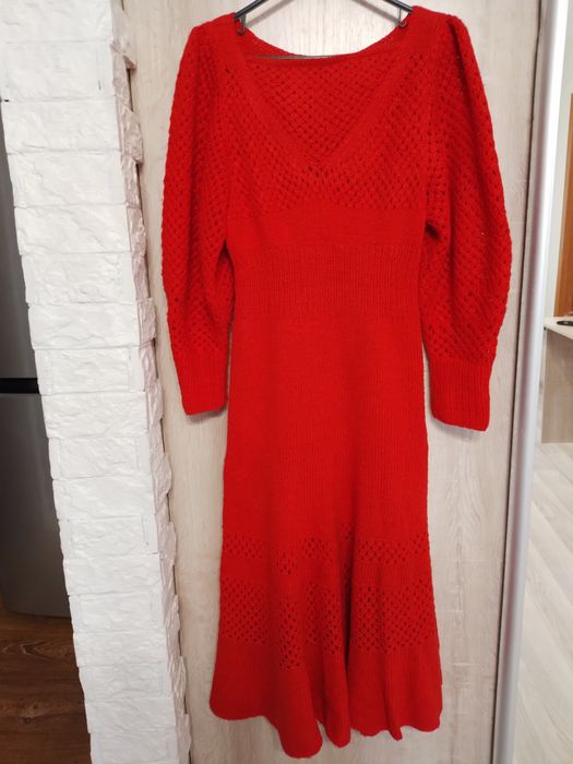 Платье шерсть,ручная работа,очень красивое