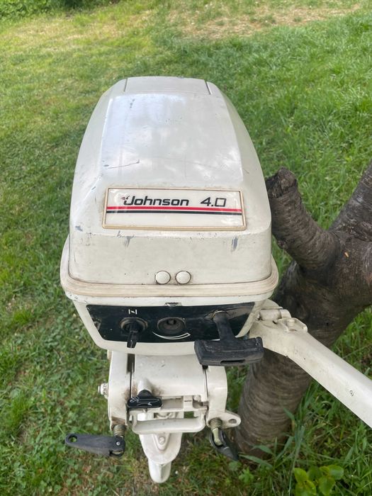 Vand motor barca Johnson 4cp , 2 timpi, stare buna, 200e