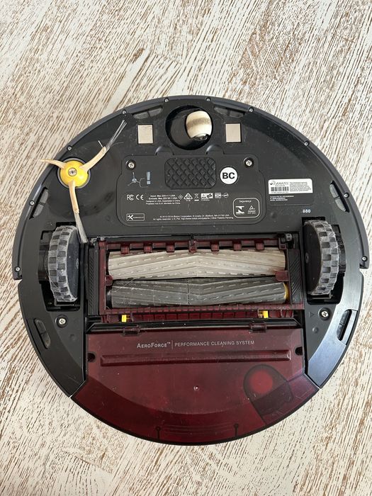 Продам пылесос робот iRobot 880