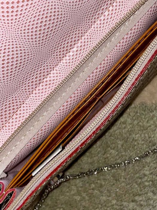 продам новую сумочку с принтом