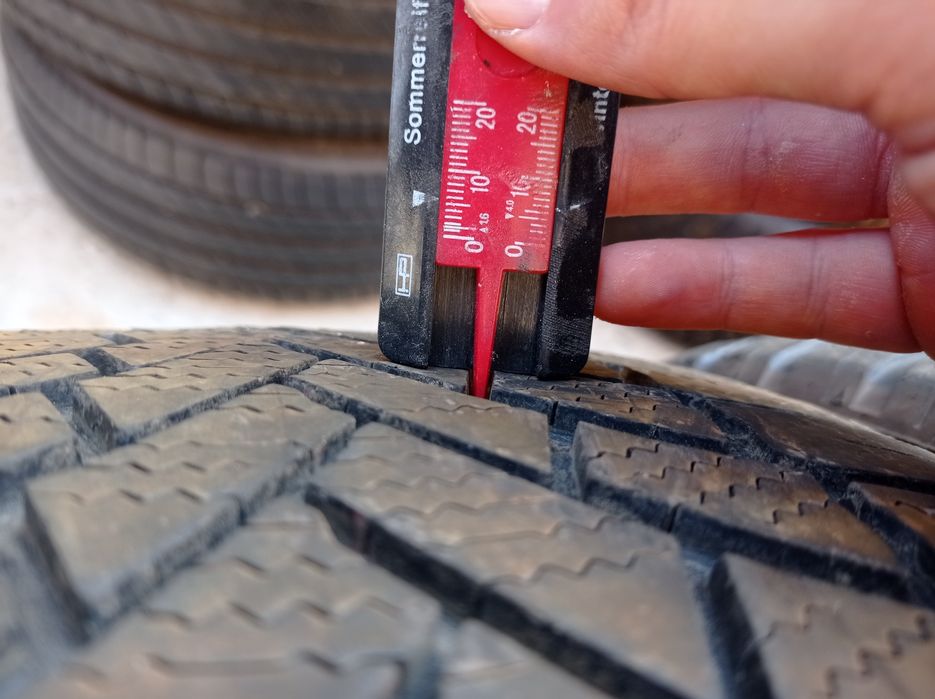 4бр.235/45 18 Зимни гуми Bridgestone-Внос от Австрия