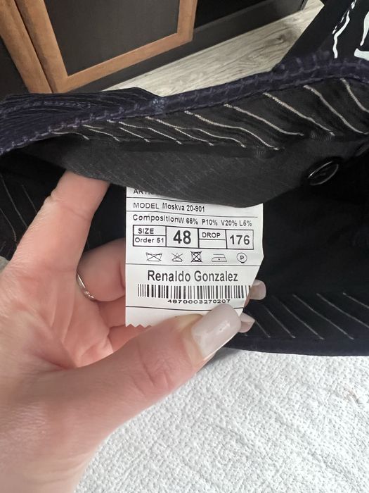 Продам костюм тройка