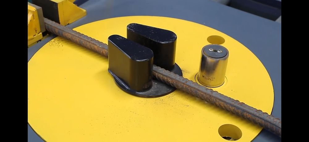 Masina de fasonat otel beton bara UDF-F-50A