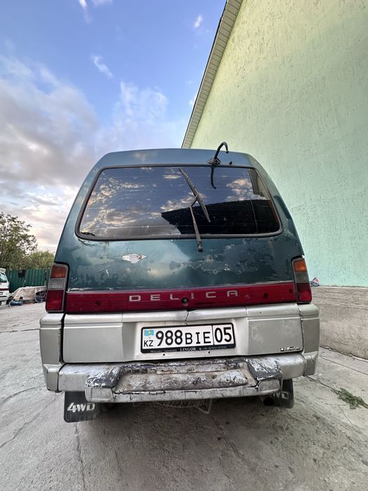 Митсубиси делика