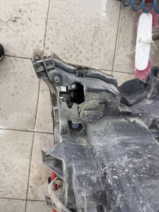 Фара б/у оригинал от LC 200 год 2018