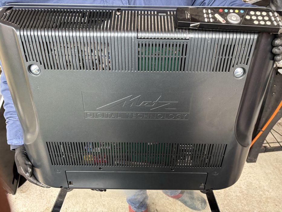 Продавам телевизор Metz 26 инча