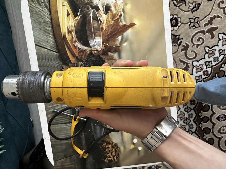 Дрель DeWALT продаю