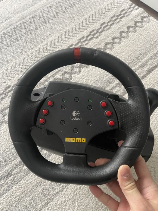 Volan Logitech Momo Racing