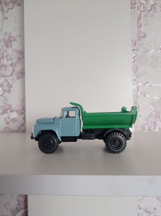 Модель ЗИЛ СССР 1/43.