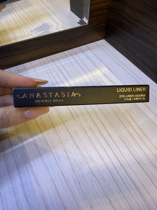 Tuș lichid/eyeliner