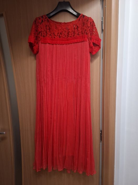 Rochie Nissa matase si dantela