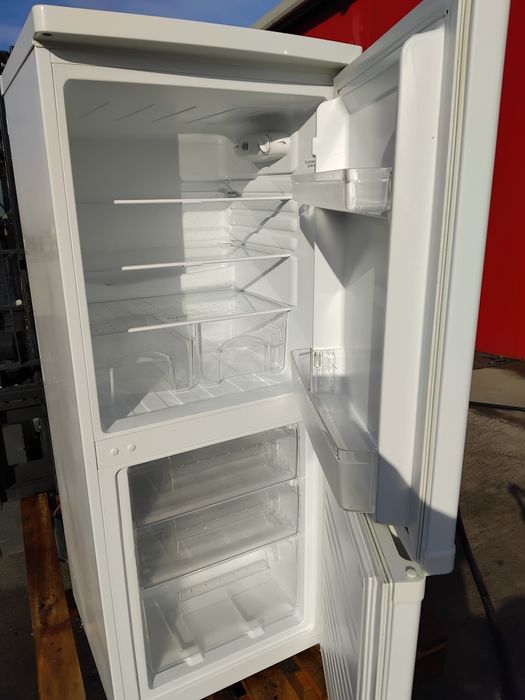 Хладилник с фризер BUSH