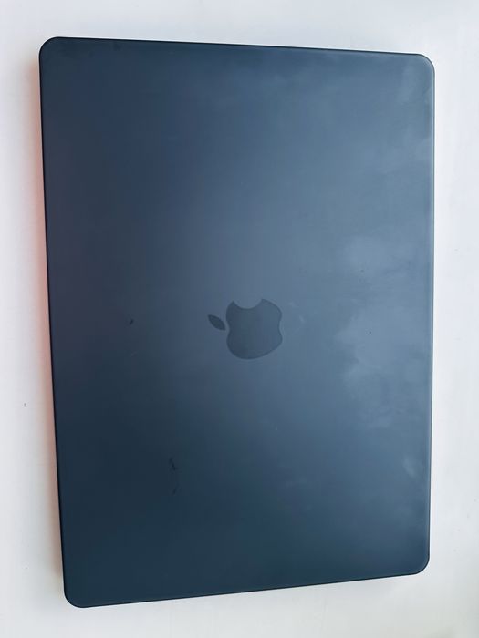 Продам MacBook Air 15 M3 256GB