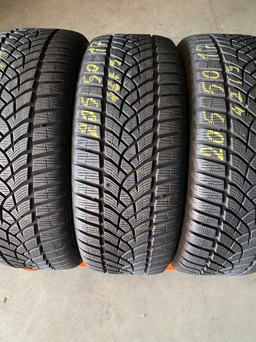 Anvelope iarna 205/50/17 Goodyear Ultra Grip Performance 205 50 17 R17
