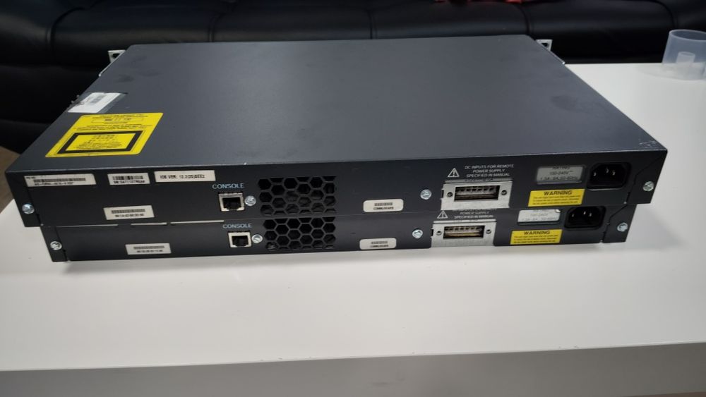 Серверный шкаф и коммутатор