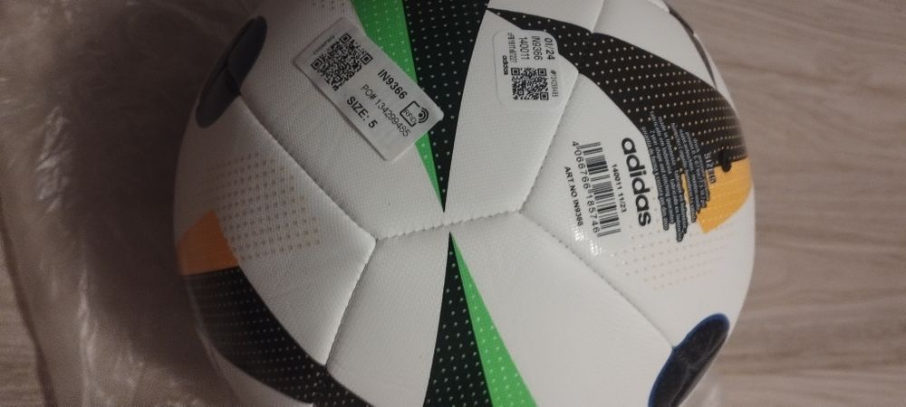 Оригинална топка Adidas 2024 за 25 евро