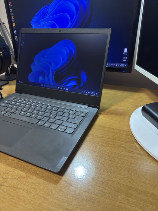 Laptop Lenovo V14, Ryzen 3 3250U, 12GB RAM, 256GB