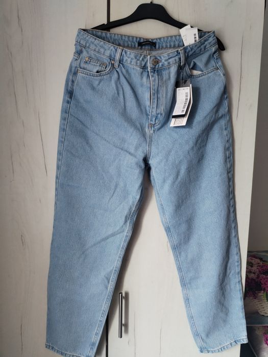 Vând blugi, pantofi, geanta și cămăși dama