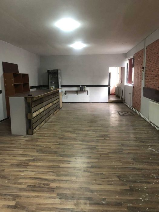 Proprietar vand  teren 4400mp  si casa 400 mp in orasul Bacau