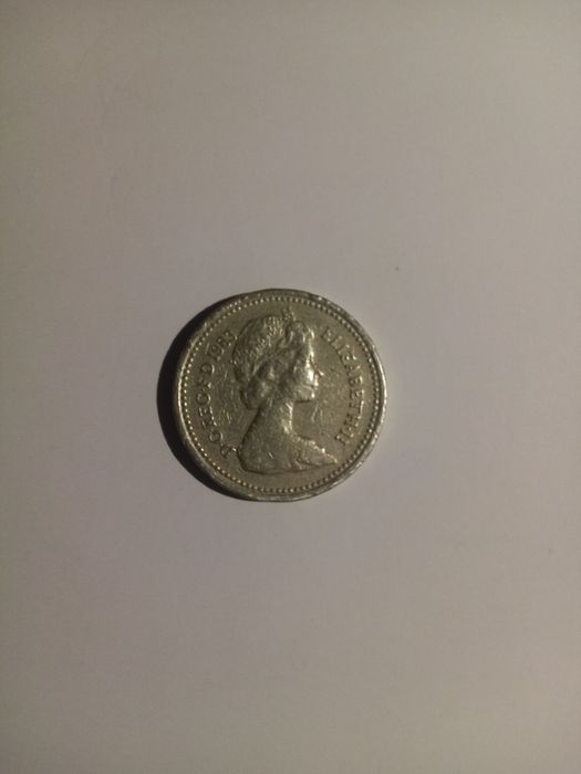 Редкий Английский 1фунт стерлинг 1983 года