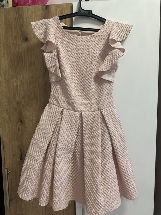 Официална рокля Junona, размер S, носена за повод