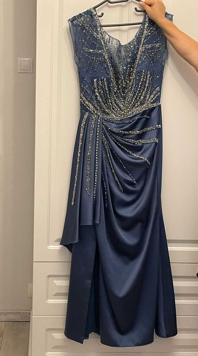 Vand rochie de ocazie