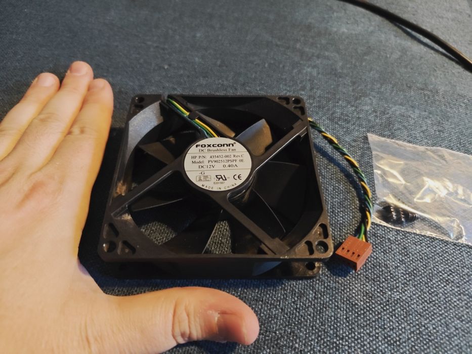 Ventilator carcasa HP Foxconn 435452-002 model PV902512PSPF 4 pini 92mm