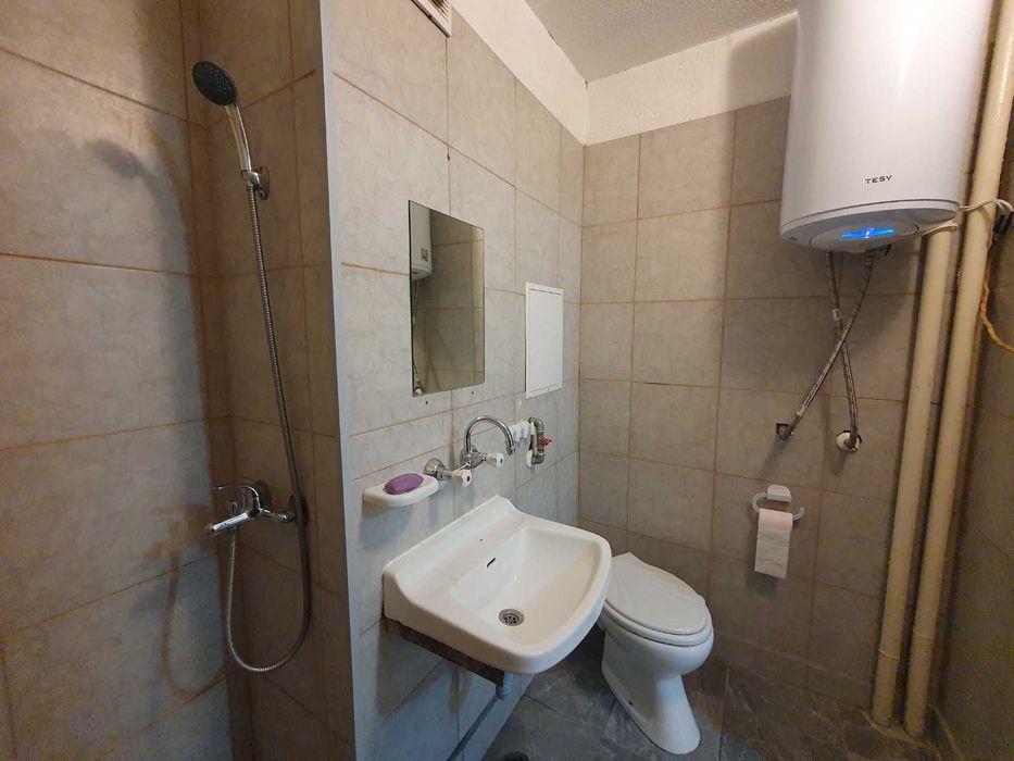 Дава се под наем Едностаен апартамент в Плевен, Идеален център - 38 кв.м за 210 € - Снимка #1