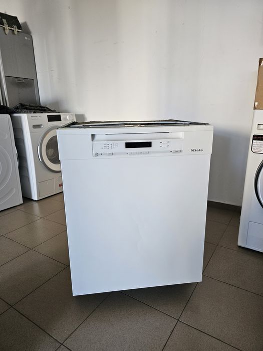 Съдомиялна за частично вграждане Míele