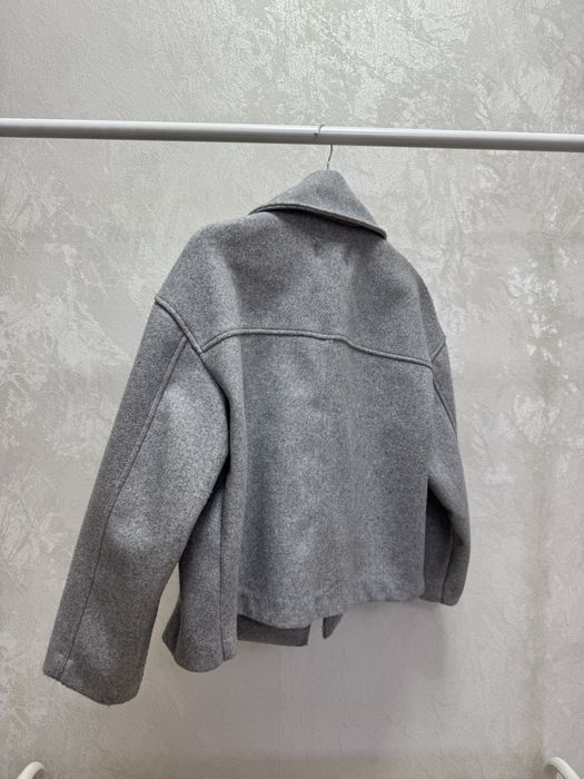 Короткое пальто Stradivarius