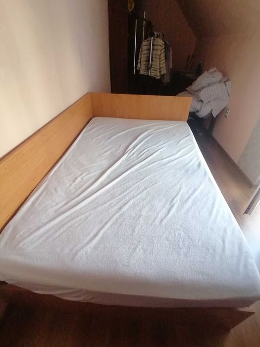 Спалня със скрин ,гардероб ,колона и шкаф