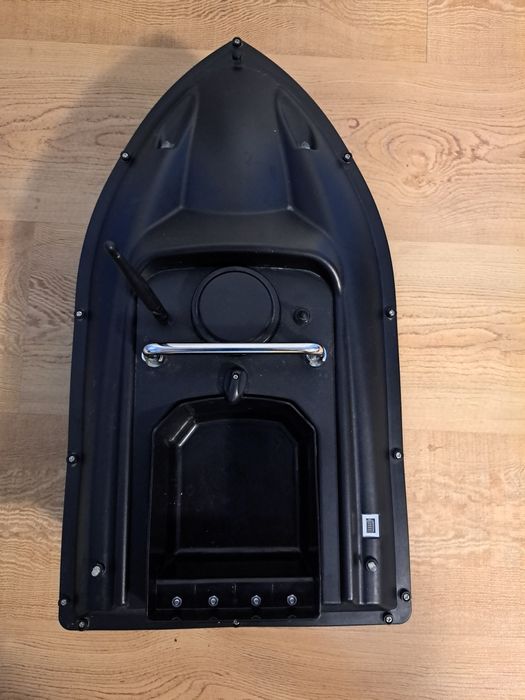 Лодка за захранка