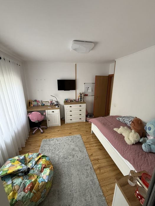 Apartament- 3 camere- parter 93mp + garaj - Mai multe