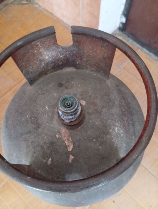 Продам маленький газ балон