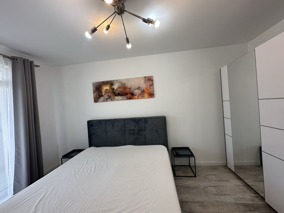 Apartament 3 camere etaj 2 cu lift si 2 locuri de parcare