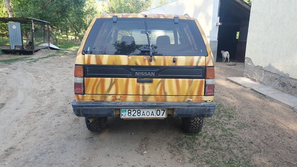 Внедорожник Nissan Terrano 1