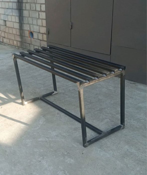 Изработка на маси и пейки изцяло от метал или от дърво и метал!