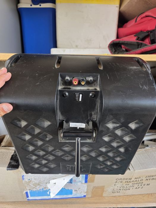 Vand 9 bucati boxe JBL