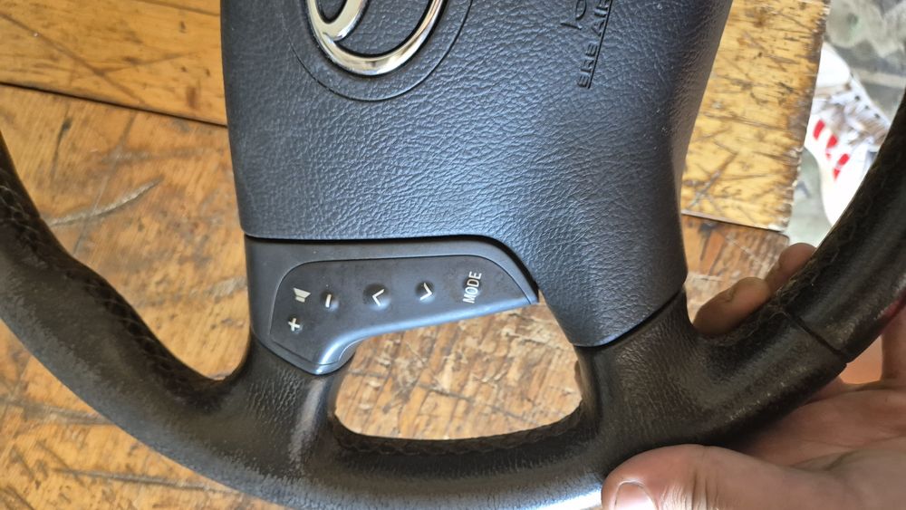 Оригинален Волан за Тойота Авенсис Т25 Фейс 2006- 2009г