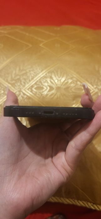 Iphone 12 vând urgent ca am nevoie de bani (problema in familie)