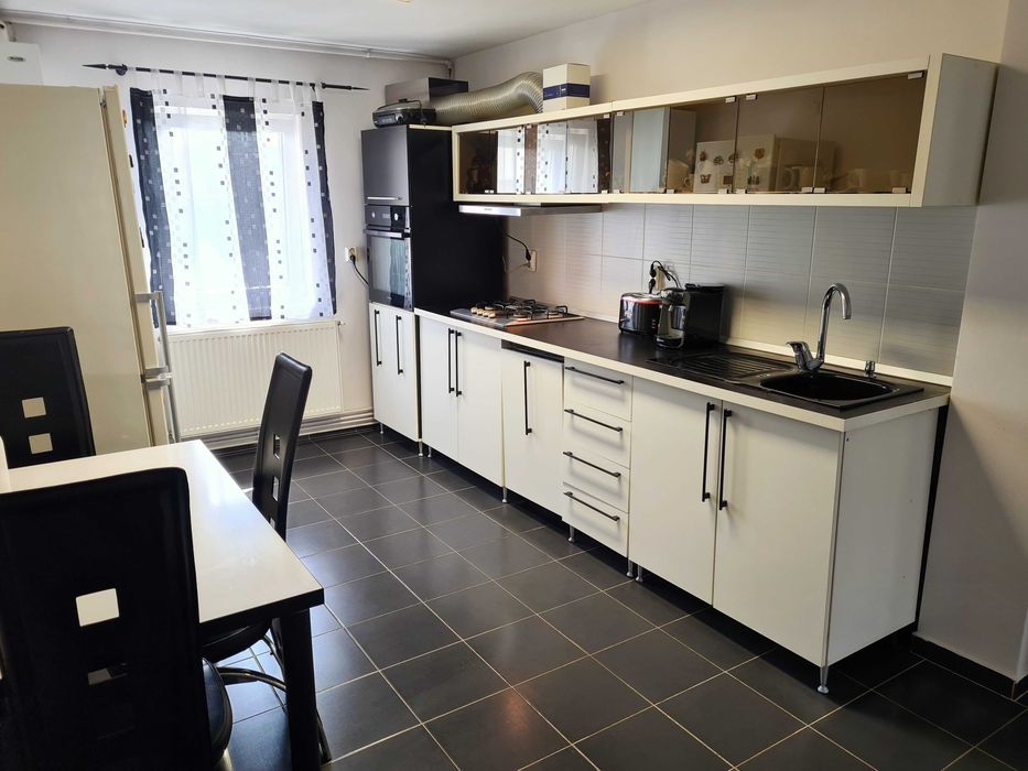 PF Inchiriez Apartament | 3 Camere Ultracentral Turda | Garaj | AC | Complet Utilat | 64 mp