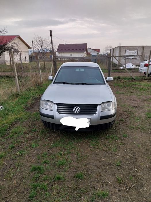 De vanzare passat b5.5 anul 2001 motor 1.6 benzina !5000 de lei
