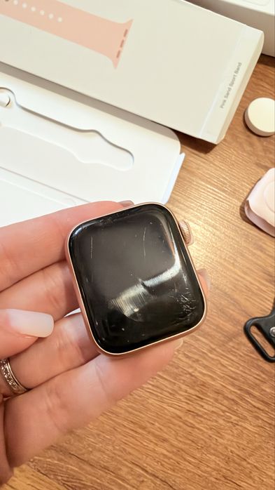 Apple Watch Series 6 40mm Rose Gold, GPS, cutie + încărcător + curele